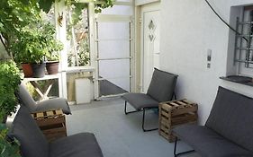 Ruhiges Apartment&Veranda mit guter Anbindung